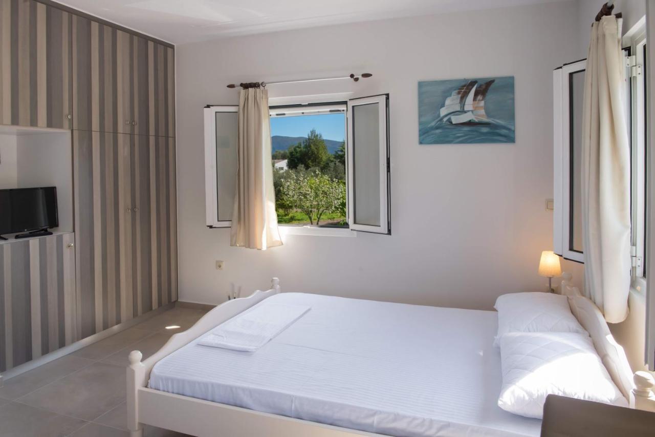 Boursinos Cozy Apartments Lefkada City Exterior photo